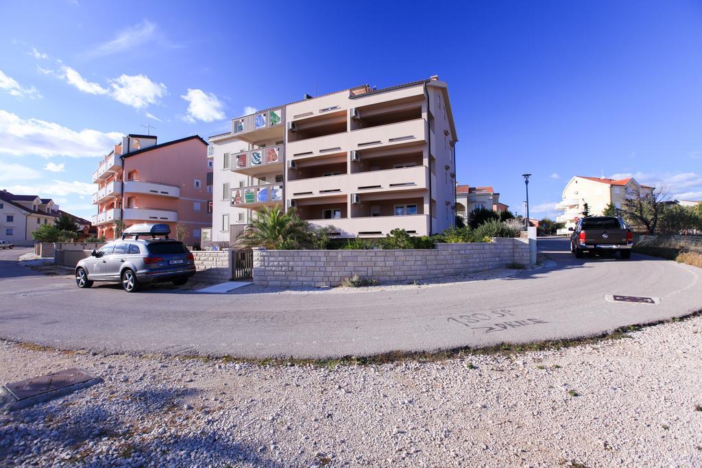 Apartments Miroslav ปอฟเลียนา ภายนอก รูปภาพ