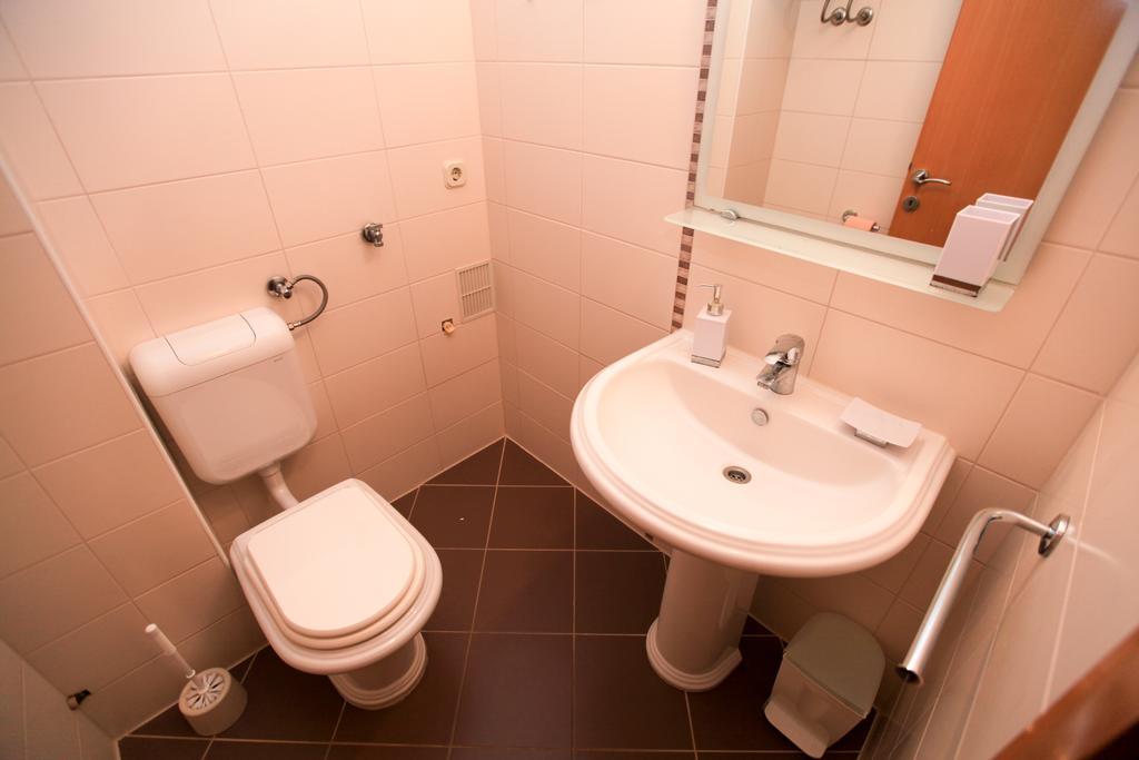 Apartments Miroslav ปอฟเลียนา ภายนอก รูปภาพ
