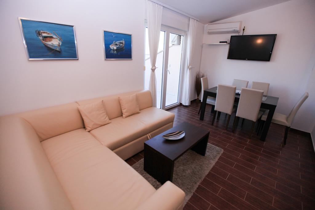 Apartments Miroslav ปอฟเลียนา ภายนอก รูปภาพ