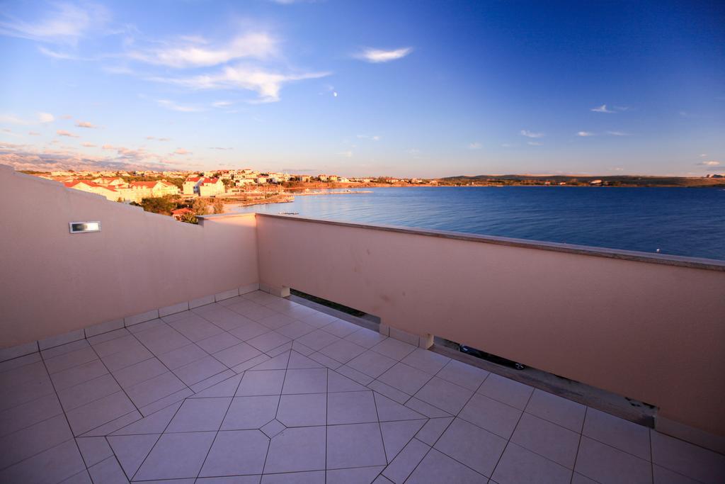 Apartments Miroslav ปอฟเลียนา ภายนอก รูปภาพ