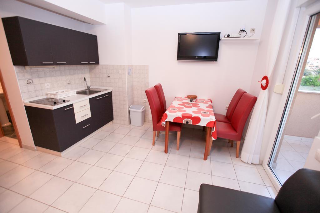 Apartments Miroslav ปอฟเลียนา ภายนอก รูปภาพ