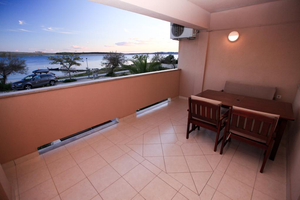 Apartments Miroslav ปอฟเลียนา ภายนอก รูปภาพ