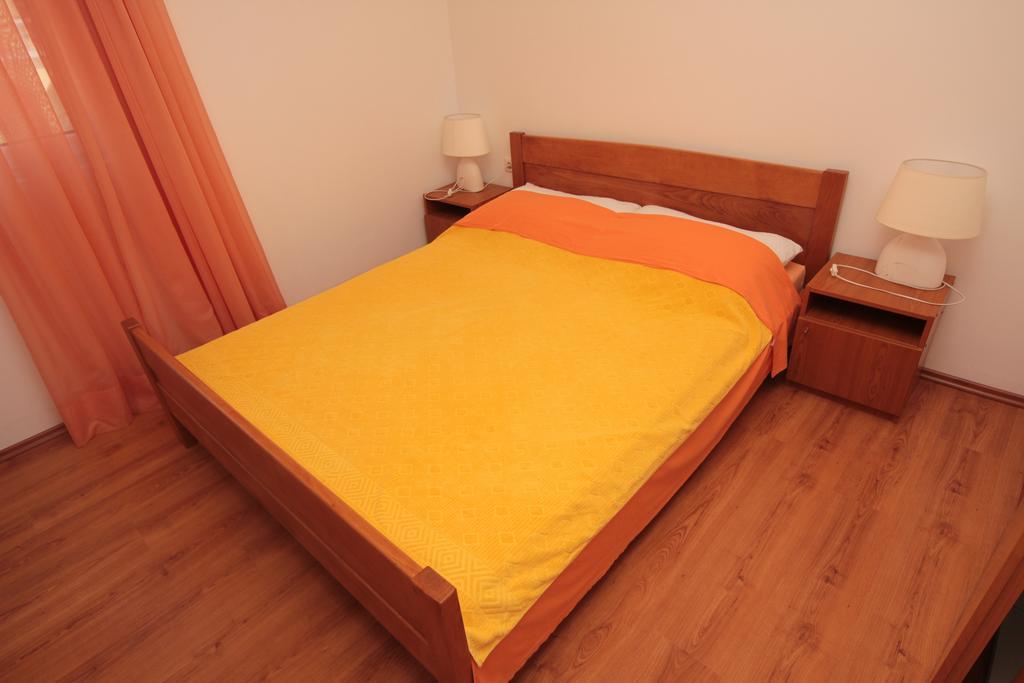 Apartments Miroslav ปอฟเลียนา ภายนอก รูปภาพ